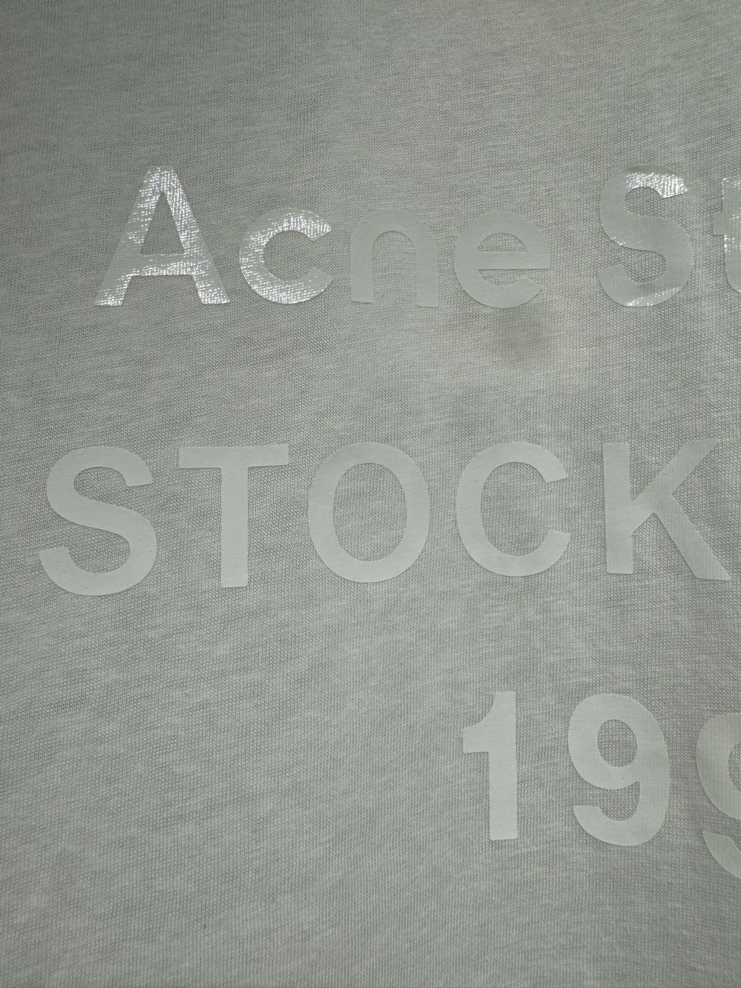 Acne Studios High Quality Classic Series minimalist dark printed logo, 26ss autumn and winter New Arrival new color, short-sleeved and long-sleeved bottoming shirt made by Acne, imported machine hot stamping process in the front and center, low-key and noble snowflake cotton fabric with slightly transparent texture, comfortable and Breathable. The short sleeves are refreshing and casual, and the long sleeves are suitable for layering. Round neck and loose version, regardless of body shape, same style for men and women. The wardrobe is always missing a basic white T Sizes: S M L XL